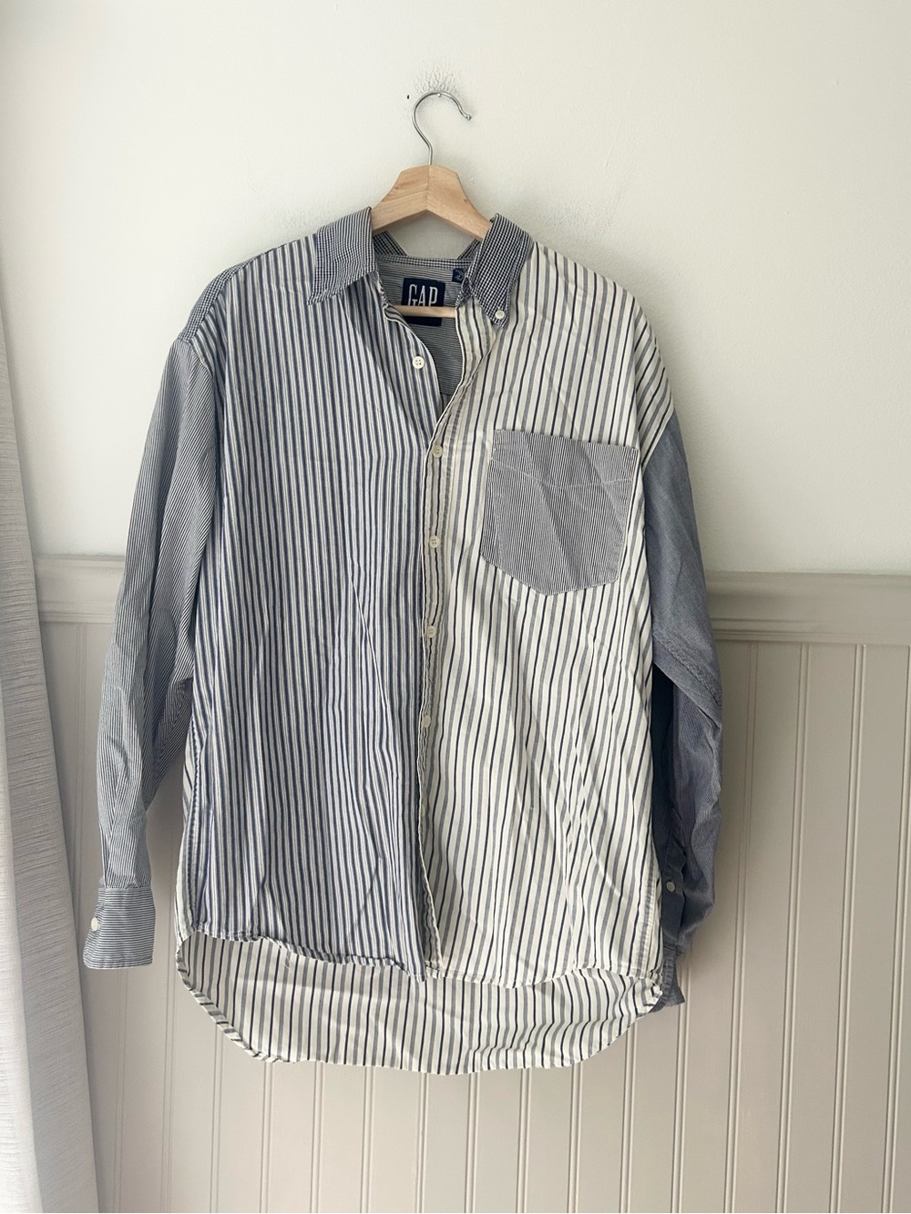 GAP Men's Split Stripe Button-Down Shirt in Blue and White
